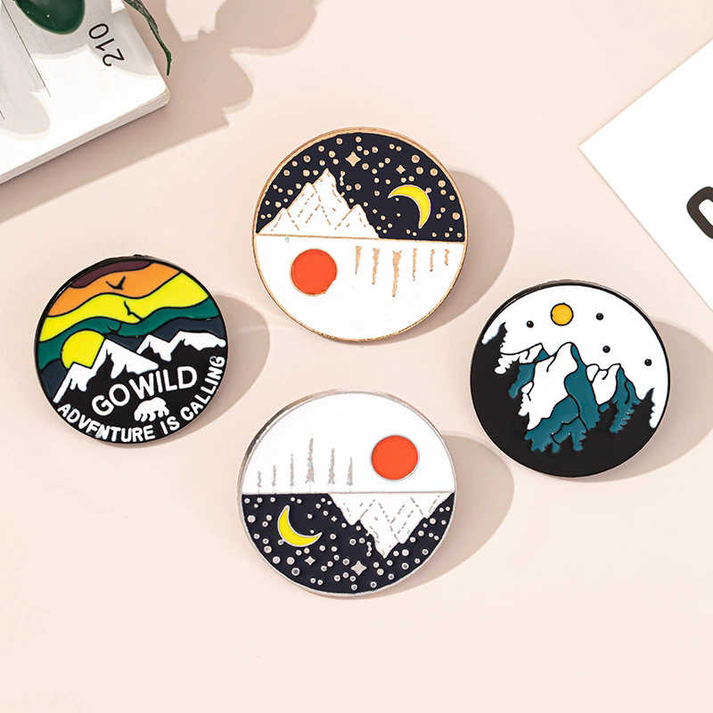Outdoor Adventure Enamel Pins  - Outdoor Adventure Friends recension och pris