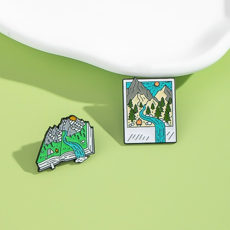 Adventure-Themed Enamel Pins:  - Outdoor Adventure Friends recension och pris