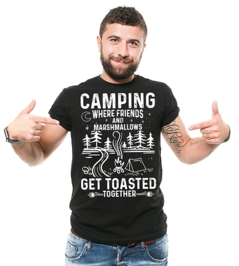 Men Short T-Shirt Funny Campin - Outdoor Adventure Friends recension och pris