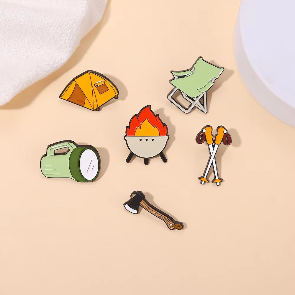 Outdoor Adventure Enamel Pins  - Outdoor Adventure Friends recension och pris